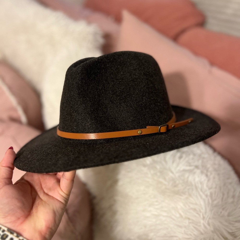 Fedora - Picture 8 of 9